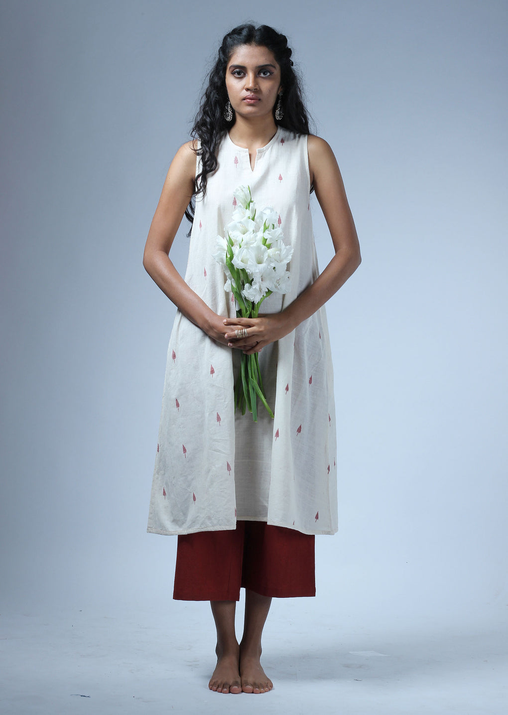 Sleeveless jamdani dress set - Karnam