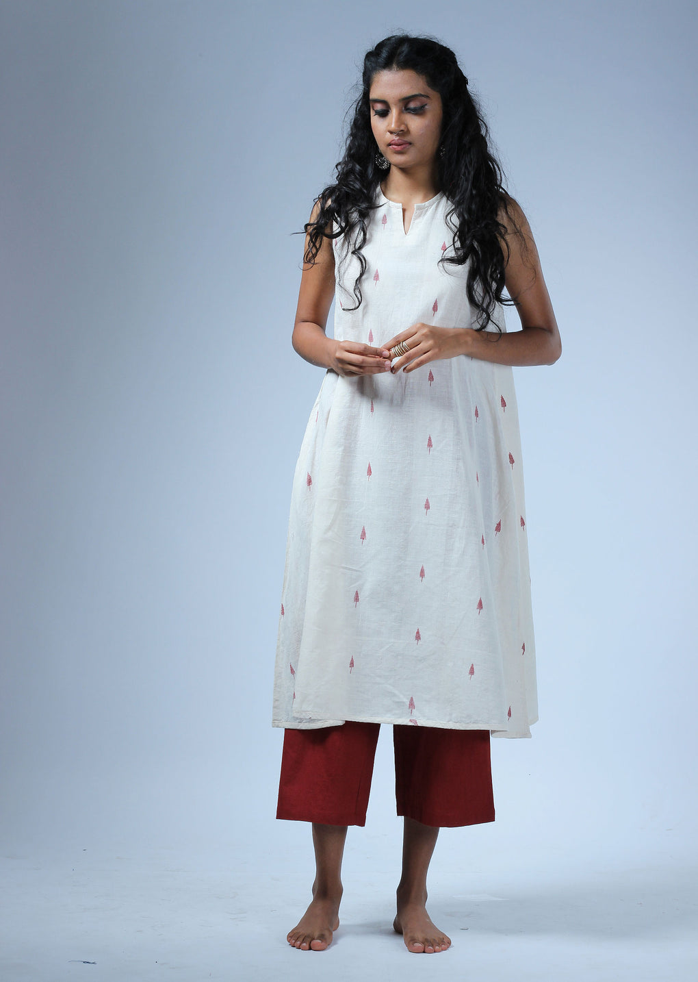 Sleeveless jamdani dress set - Karnam