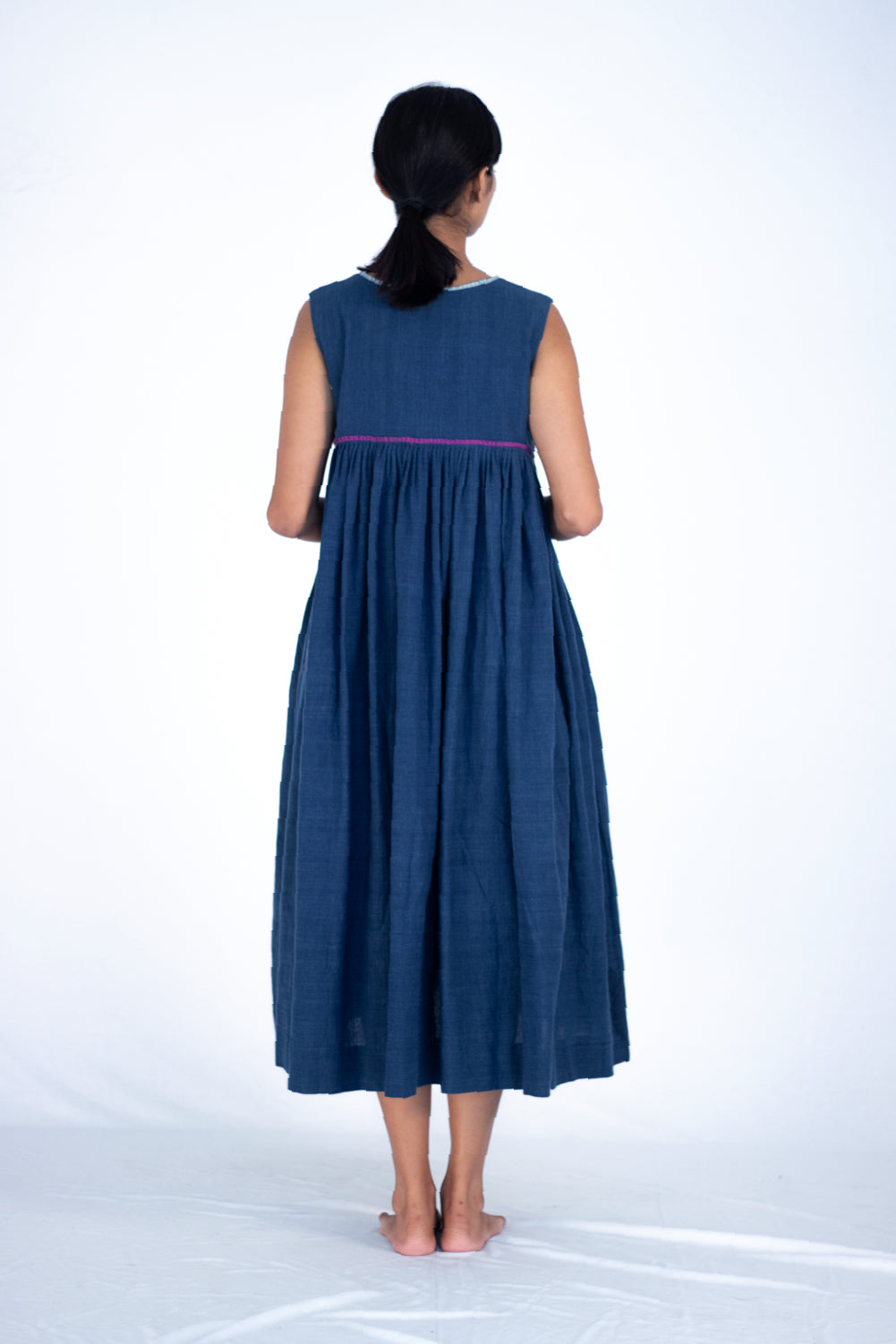 Ethesia - Sleeveless V neck dress - Karnam