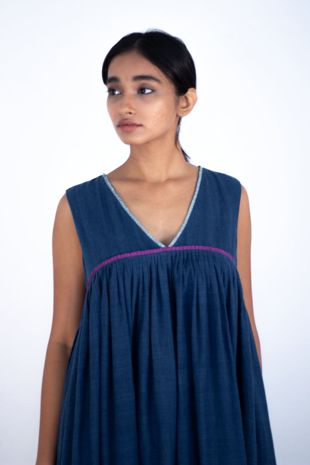 Ethesia - Sleeveless V neck dress - Karnam