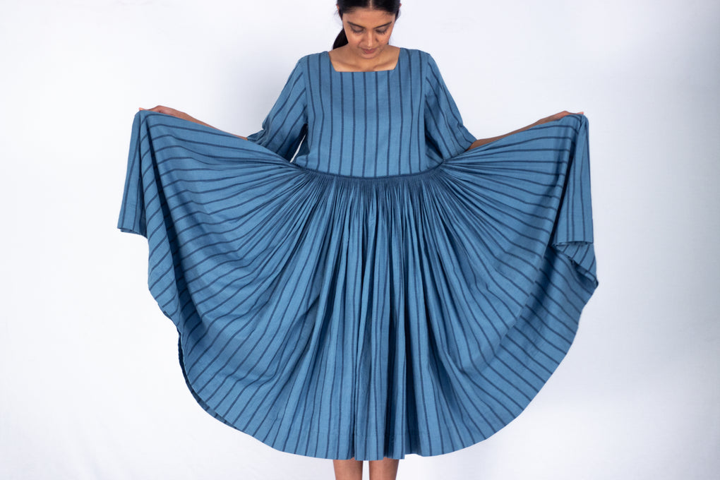 Striped heavy pleated dress - Karnam