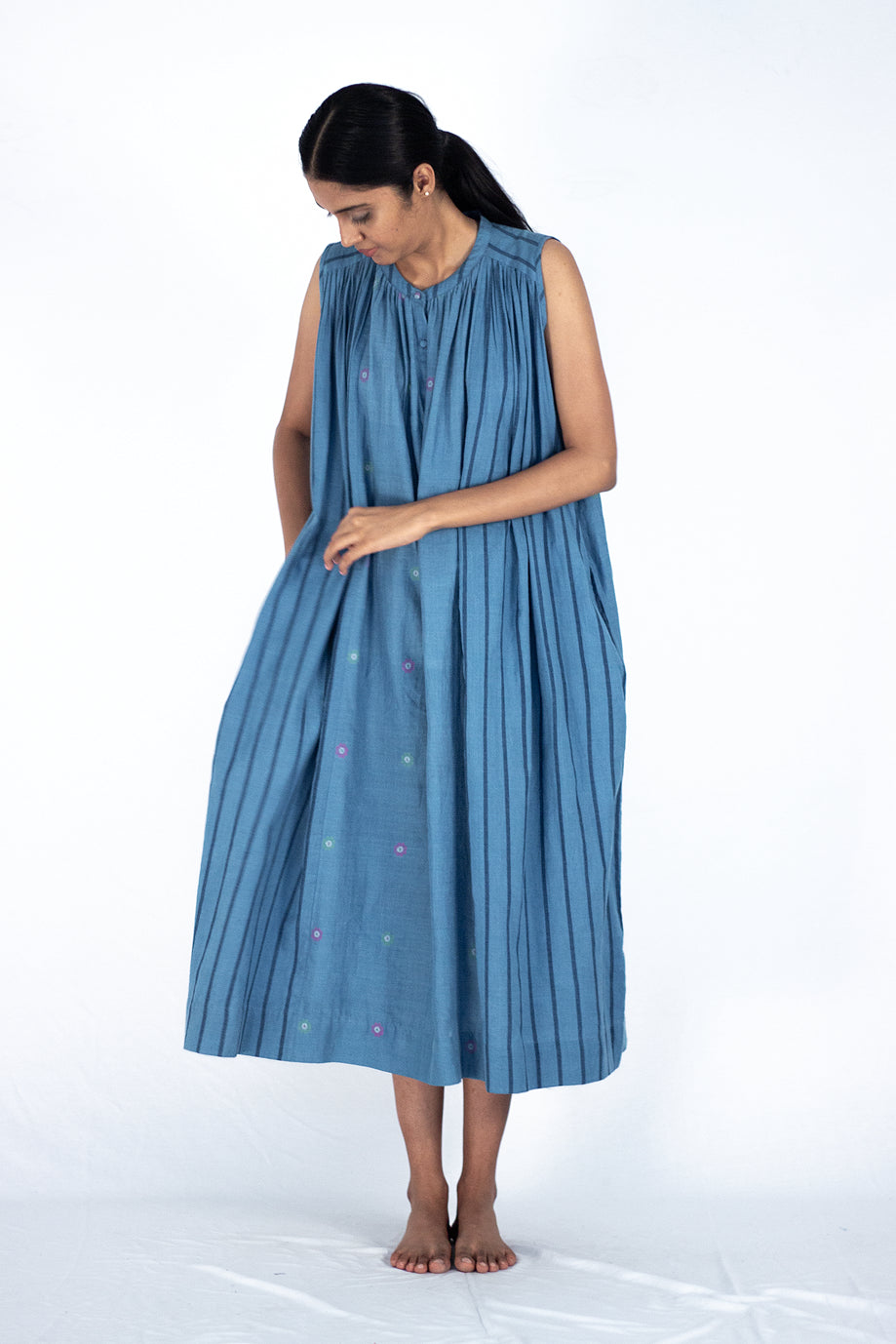 V Neck Gathered Detail Maxi Dress – Saturday Club Pte Ltd