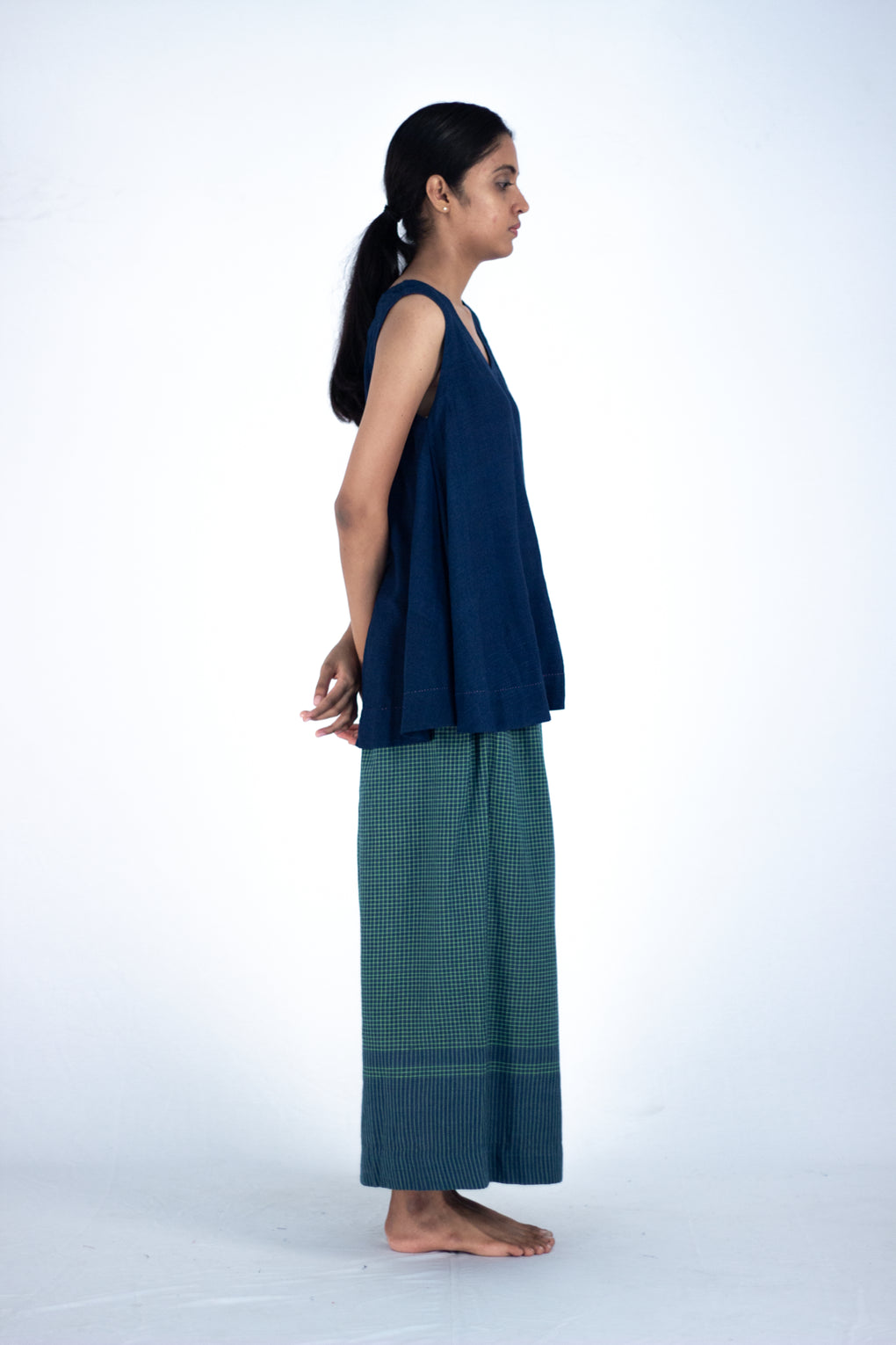 Lixa - indigo bamboo top - Karnam